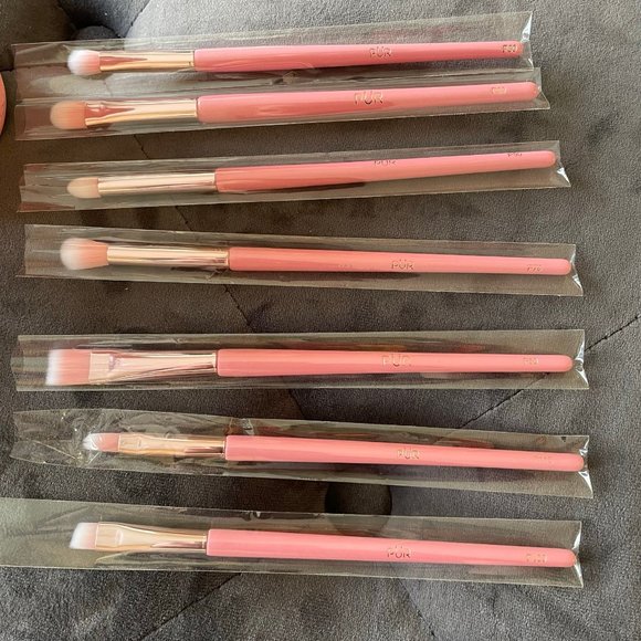 Pur Cosmetics Travel Brush Set with Cup Holder - Picture 5 of 6